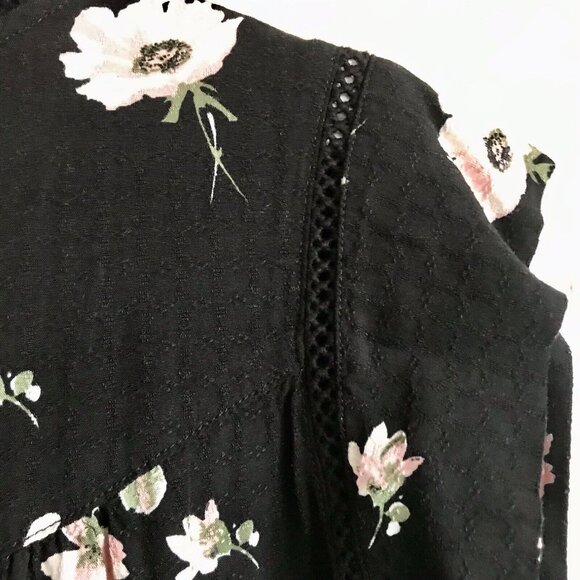 Buffalo David Bitton Size Medium Flutter Sleeve Floral Blouse Top Black Poppy - Picture 6 of 10